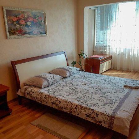 Apartment On Livoberezna Metro Station Kyiv Exterior foto