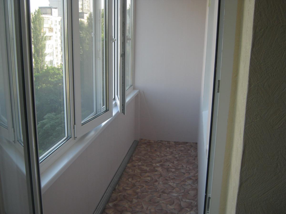 Apartment On Livoberezna Metro Station Kyiv Exterior foto