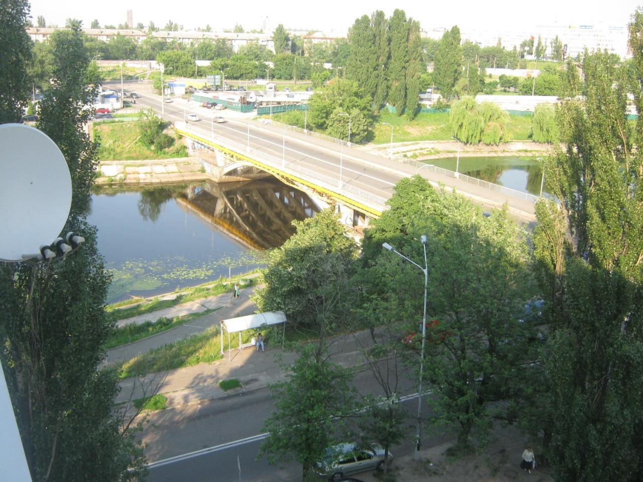 Apartment On Livoberezna Metro Station Kyiv Exterior foto