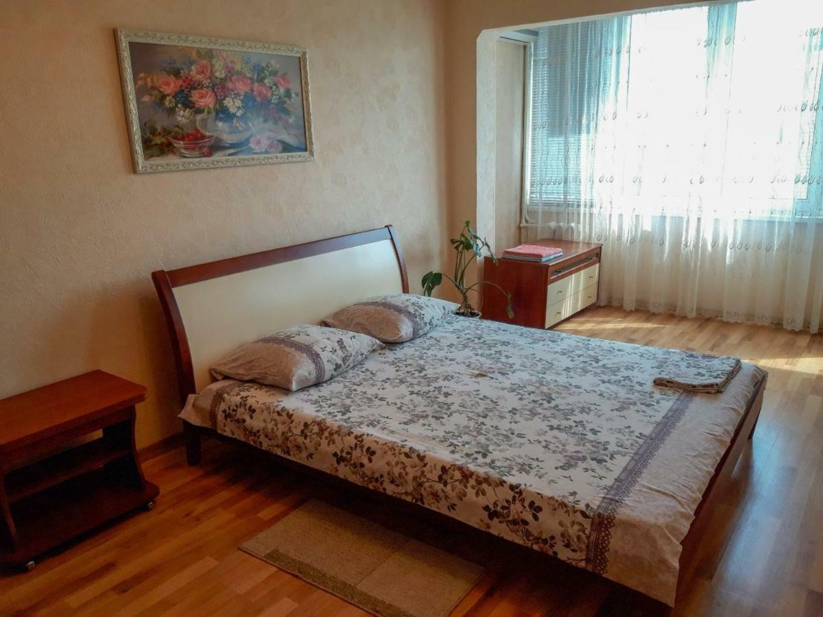 Apartment On Livoberezna Metro Station Kyiv Exterior foto
